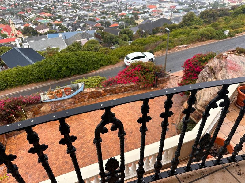 To Let 4 Bedroom Property for Rent in Fish Hoek Western Cape